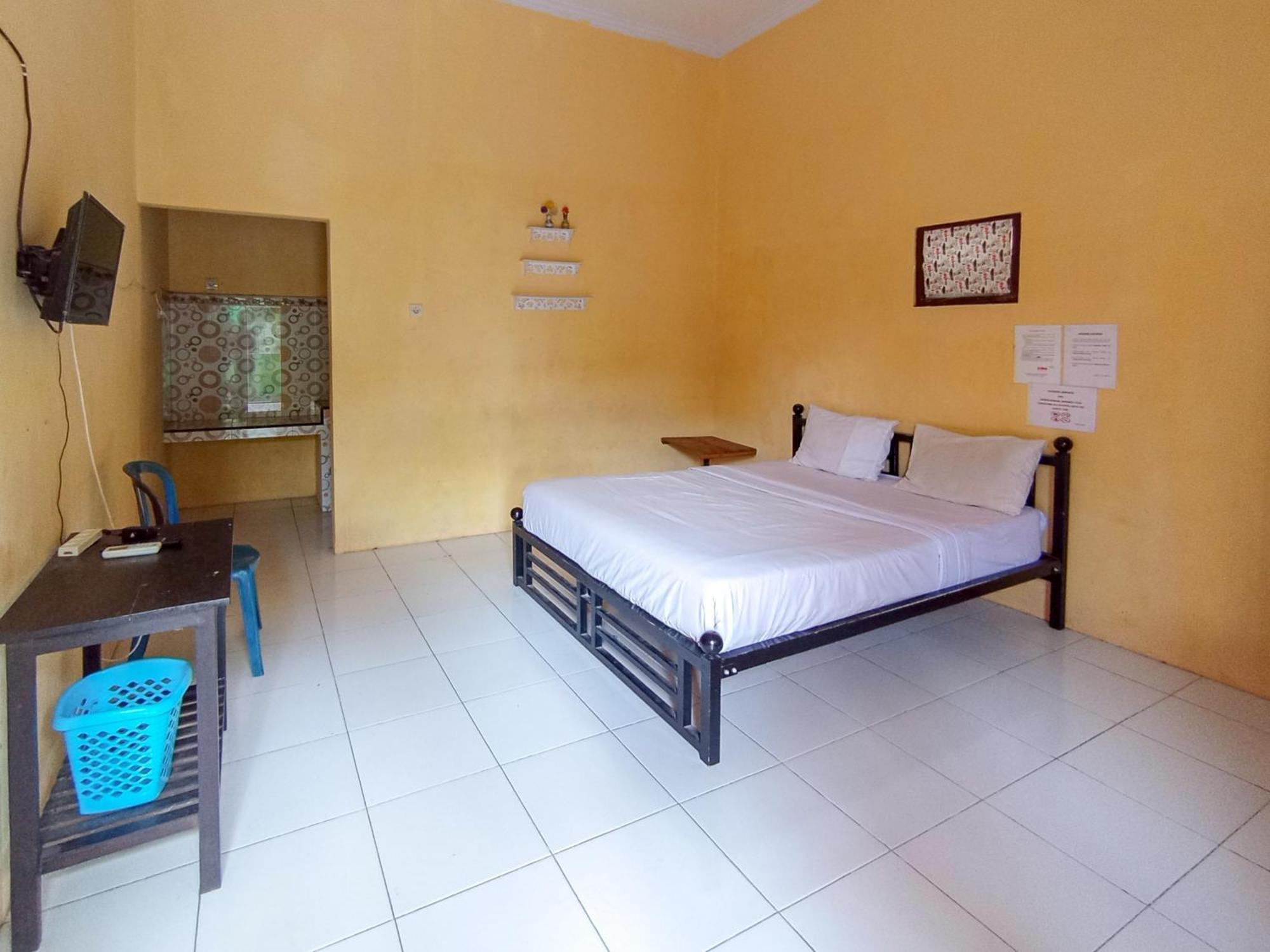 Reddoorz At El Shaday Homestay Banyuwangi Banyuwangi  Exterior photo
